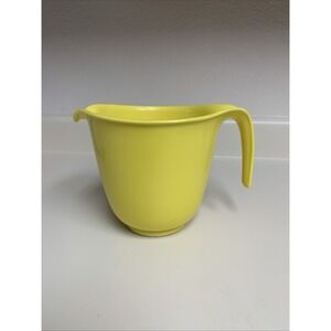 Vintage Retro Rubbermaid 2661 Yellow 6 Cup Batter Bowl/Measuring Cup USA